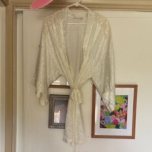 Elegant Cream / White Sheer vintage Kimono robe